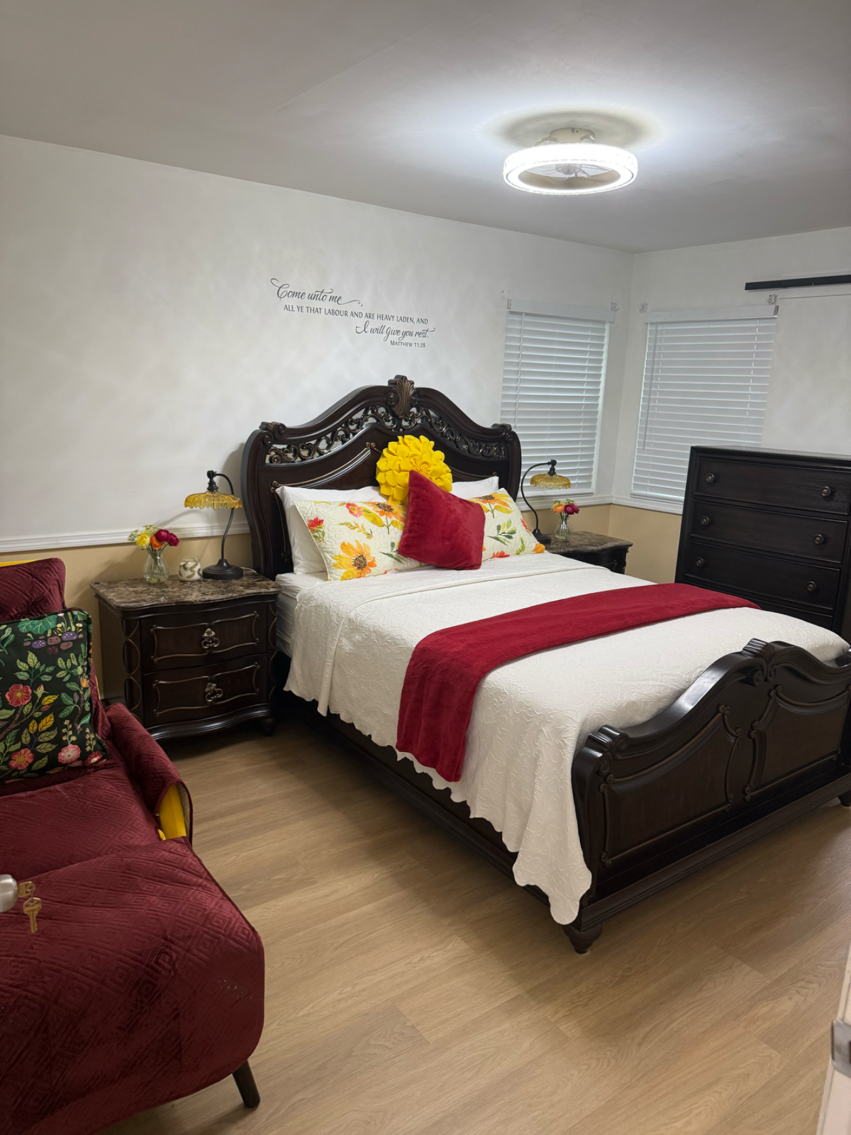 Rest, Recharge, Rejoice Spacious Rooms for Travel Nurses and Professionals - Photo 3