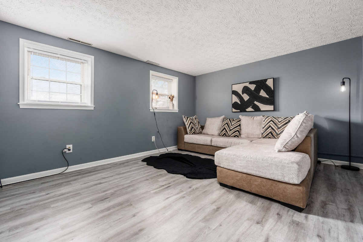 Fully Furnished 3BR Near Downtown Columbus / 4 Beds / Move-In Ready - Photo 10