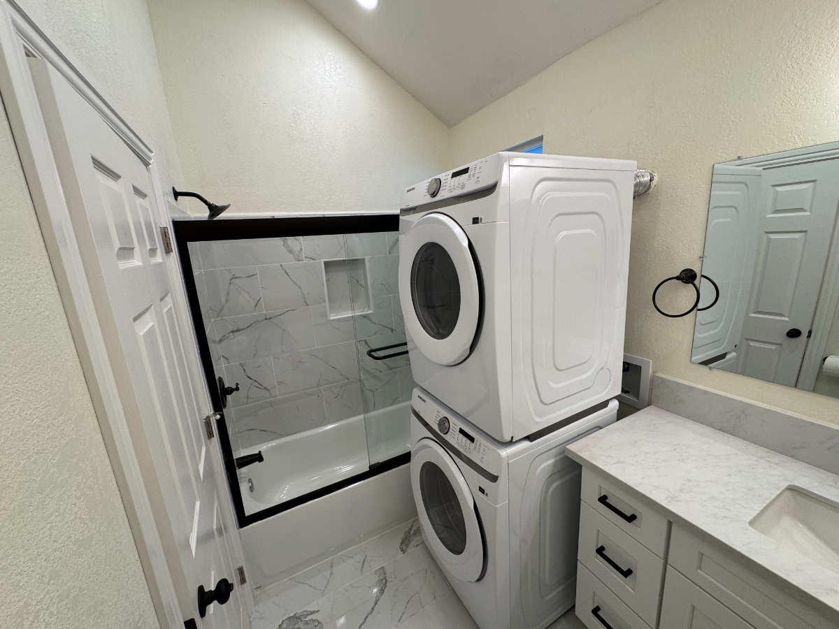 Modern Detached ADU - Furnished & All Utilities - Perfect for Traveling Professionals - Photo 5