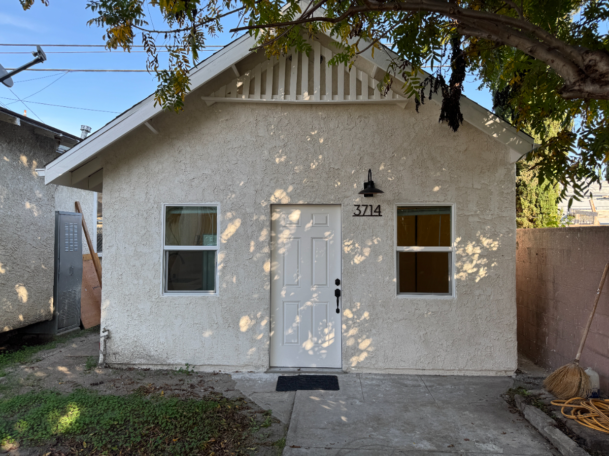 Modern Detached ADU - Furnished & All Utilities - Perfect for Traveling Professionals - Photo 6