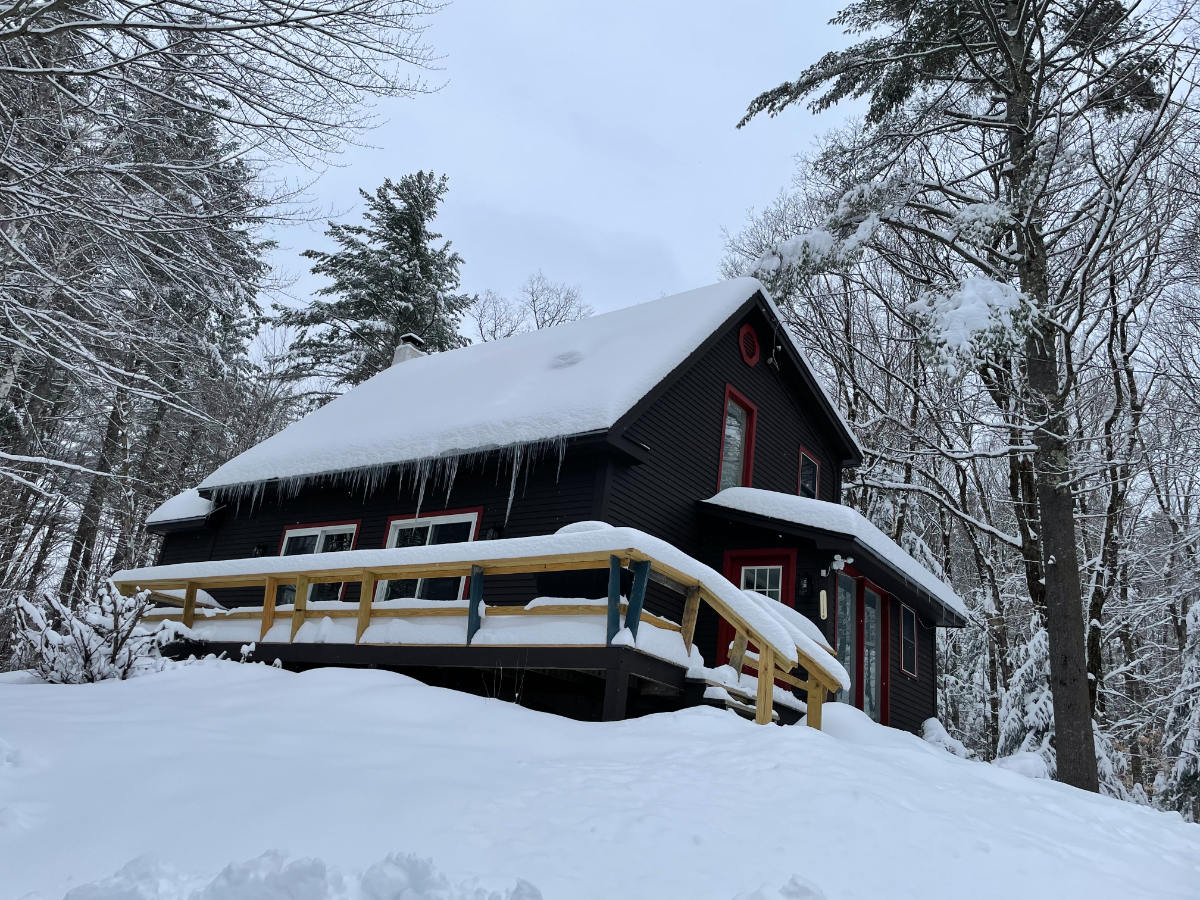 Plush Vermont ski and summer chalet in a great spot - Photo 3