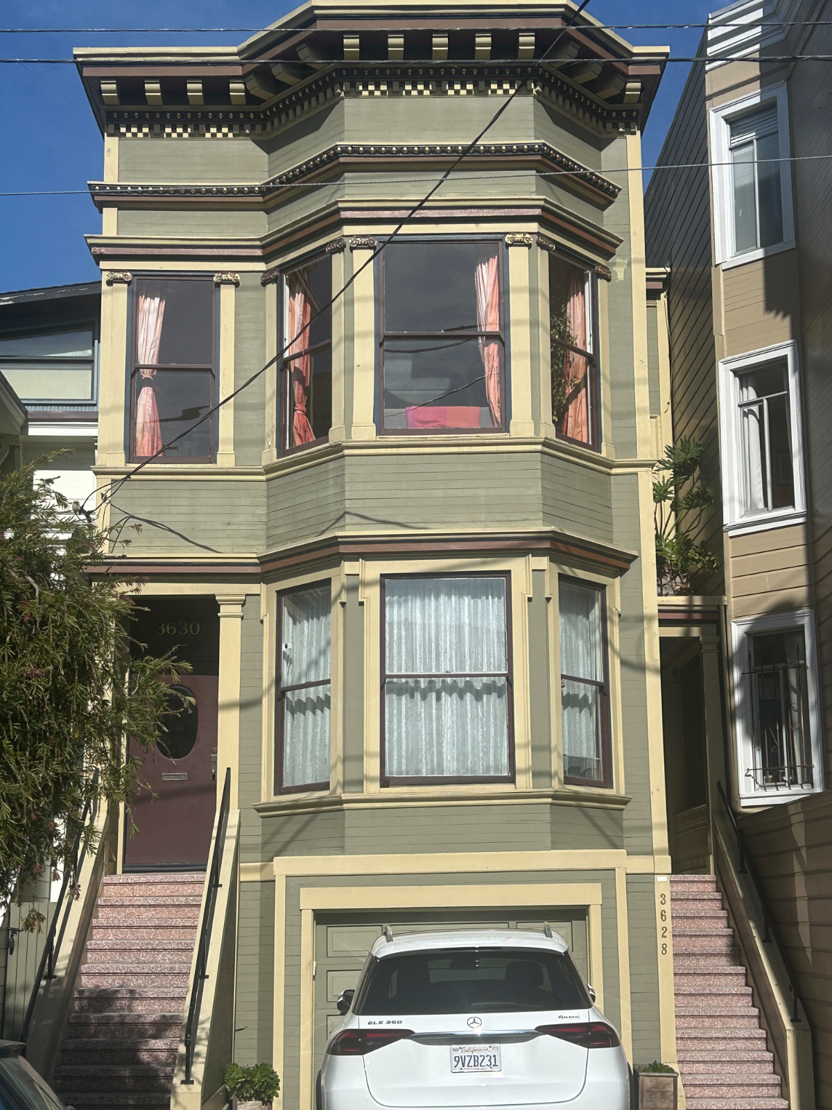 Roomy and Well Located 3 Bedroom Home in Mission District - Photo 2