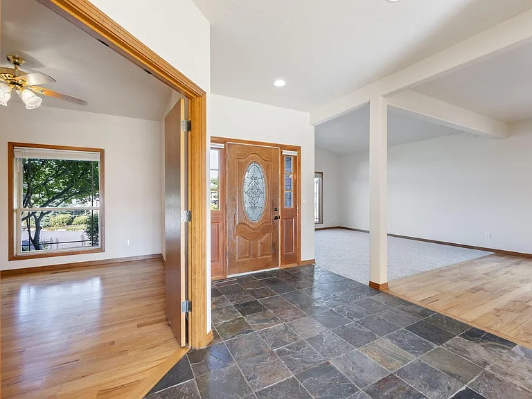 Peaceful Waterfront Retreat With Office, Near St. Charles Medical Center - Photo 3
