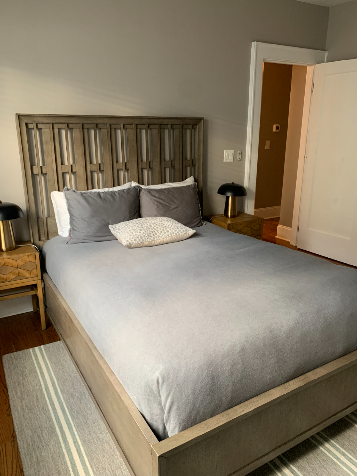 Beautiful Eastweood  BR on Safe street with Built in Charging Station Availble - Photo 7
