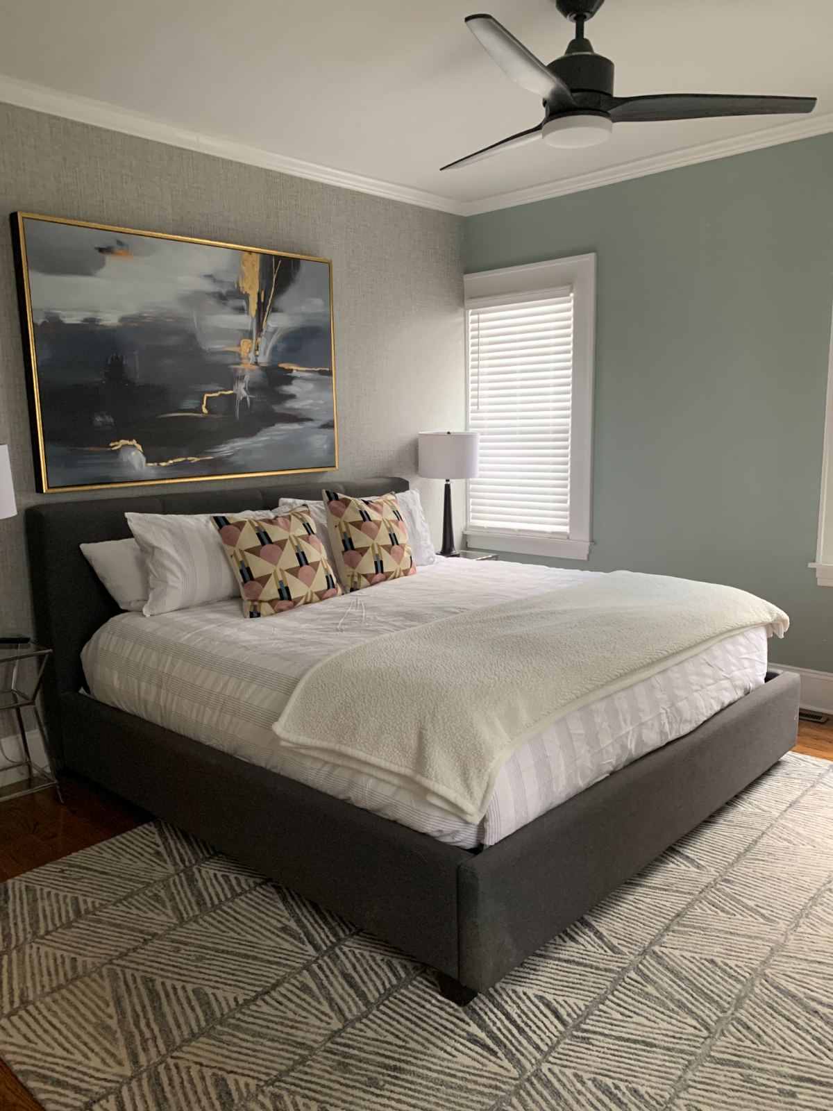 Beautiful Eastweood  BR on Safe street with Built in Charging Station Availble - Photo 8