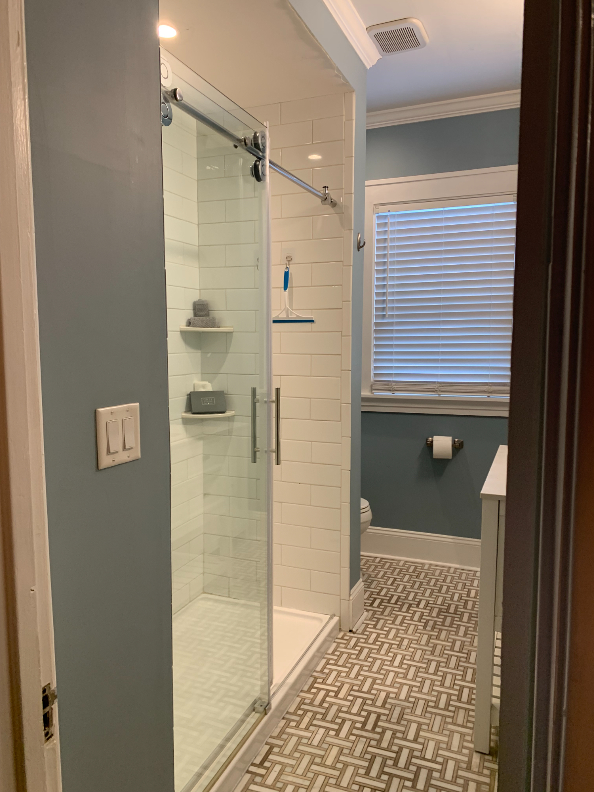 Beautiful Eastweood  BR on Safe street with Built in Charging Station Availble - Photo 9