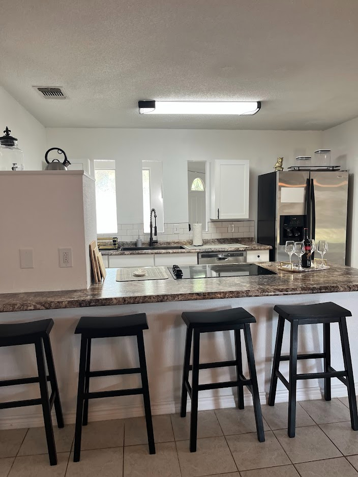 Stylish Fully Furnished Home Near Texas Tech & Hospitals & Quiet Neighborhood - Photo 3