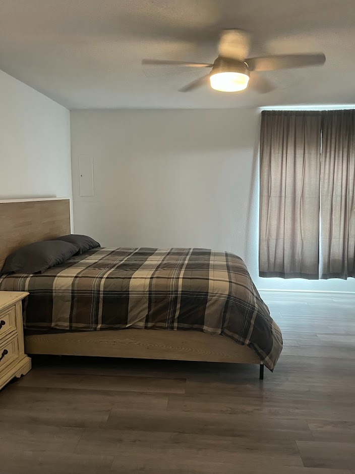 Stylish Fully Furnished Home Near Texas Tech & Hospitals & Quiet Neighborhood - Photo 9