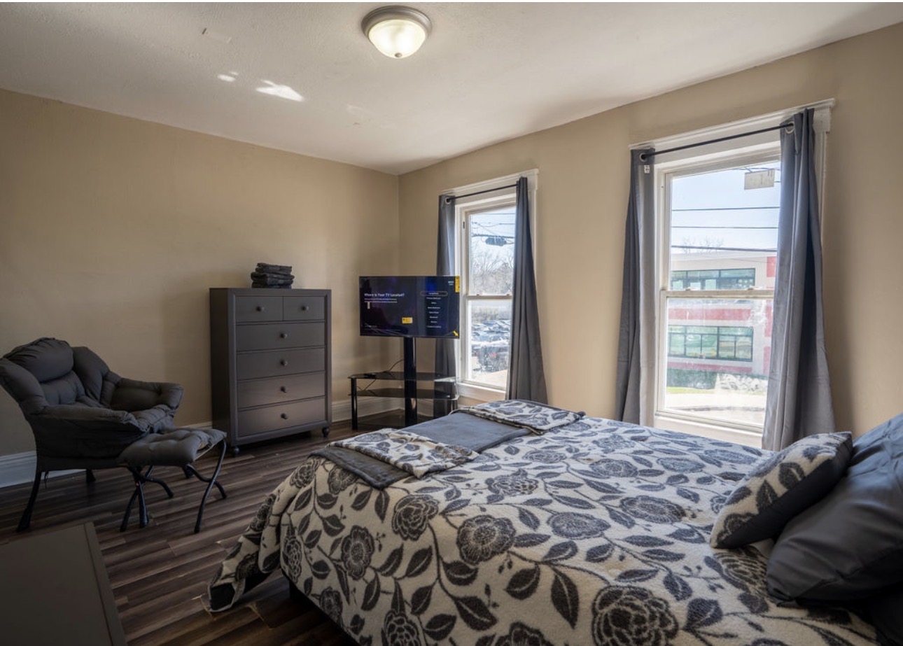 Furnished apartment - Utilities, Included in Prime Location - Photo 11