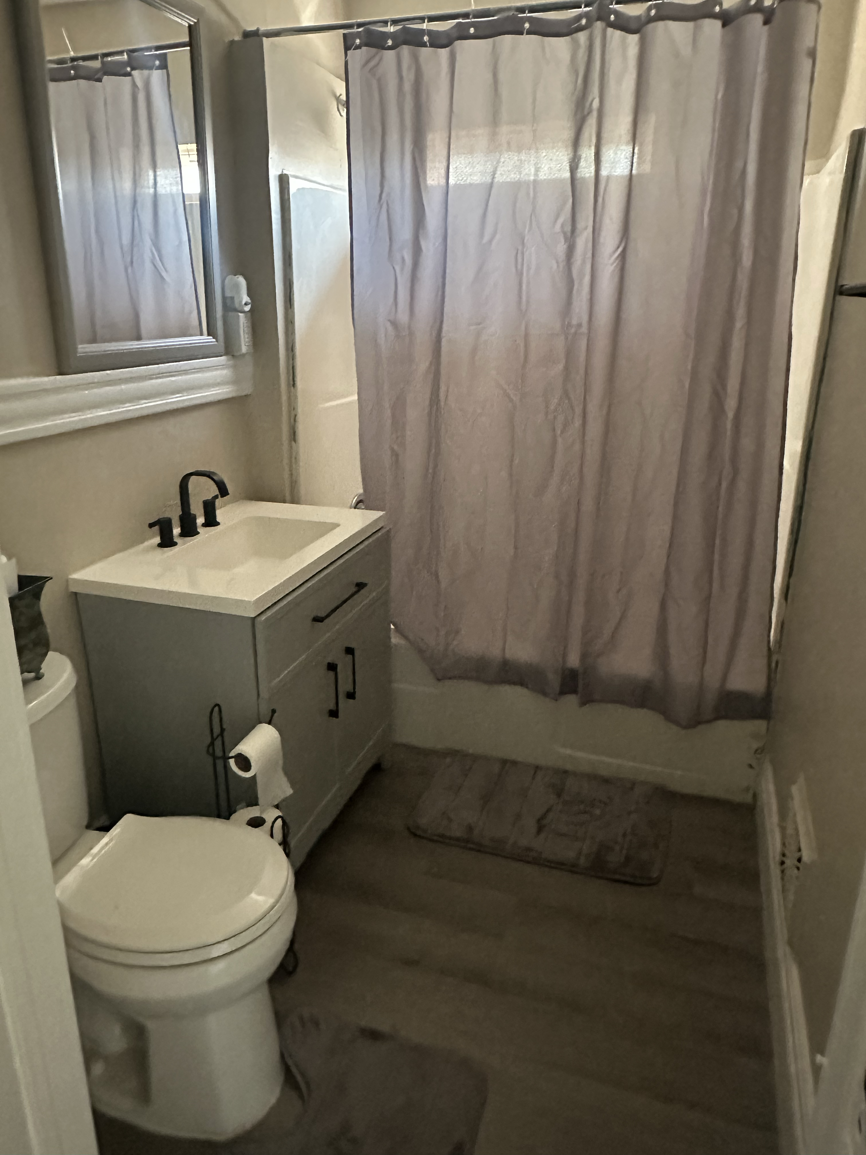Furnished apartment - Utilities, Included in Prime Location - Photo 5