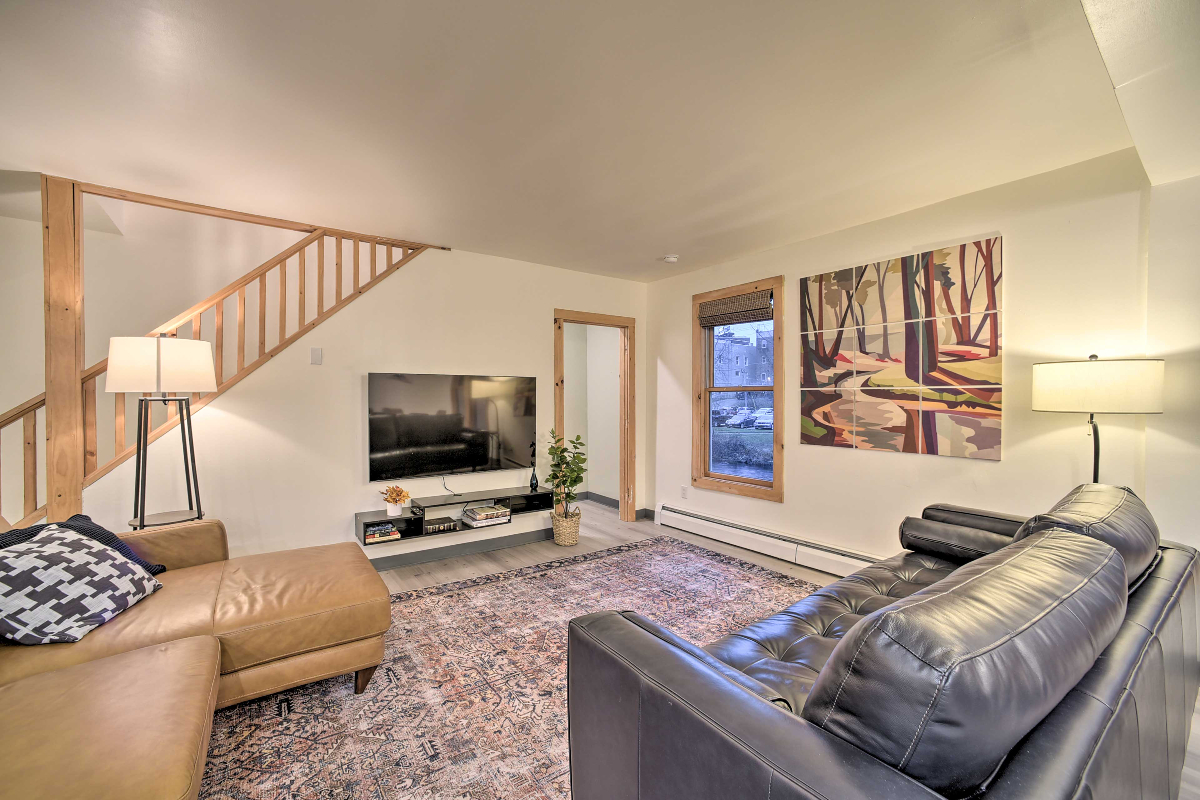 3bed/1bath home: Riverfront newly renovated - Downtown Saranac Lake (short walk to the village)- Inc - Photo 1