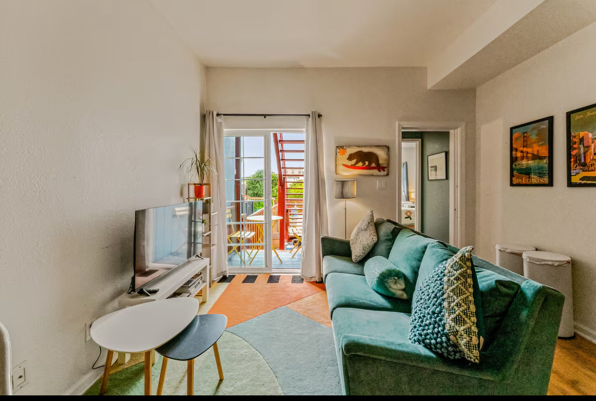 Spacious Light-Filled Apartment Steps from Transit, Golden Gate Park & Ocean Beach - Photo 6