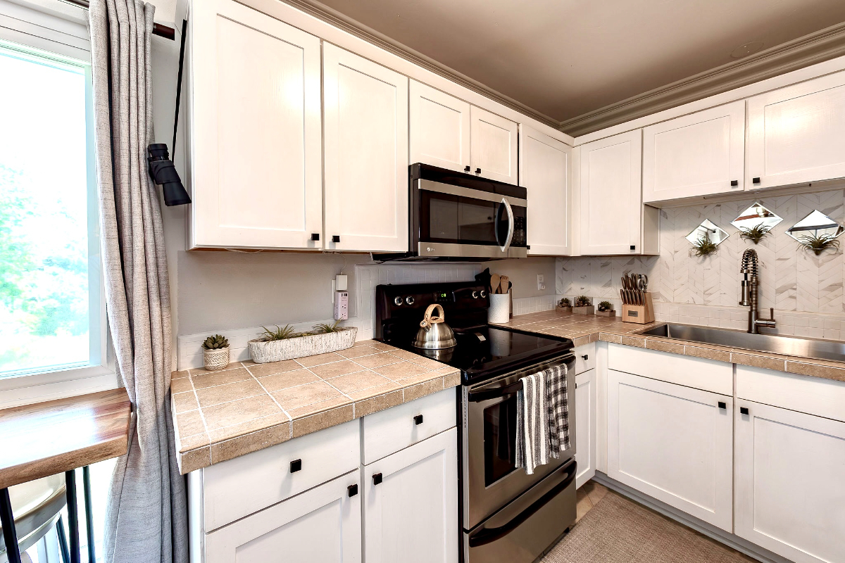 OCEAN BEACH / POINT LOMA 2BD/2BA Bright & Comfy - Close to Everything San Diego Has to Offer - Photo 4