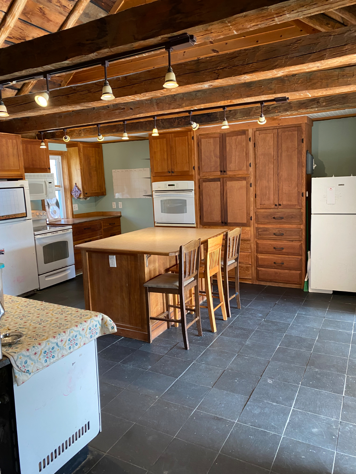 Private Room in large farmhouse - Photo 8