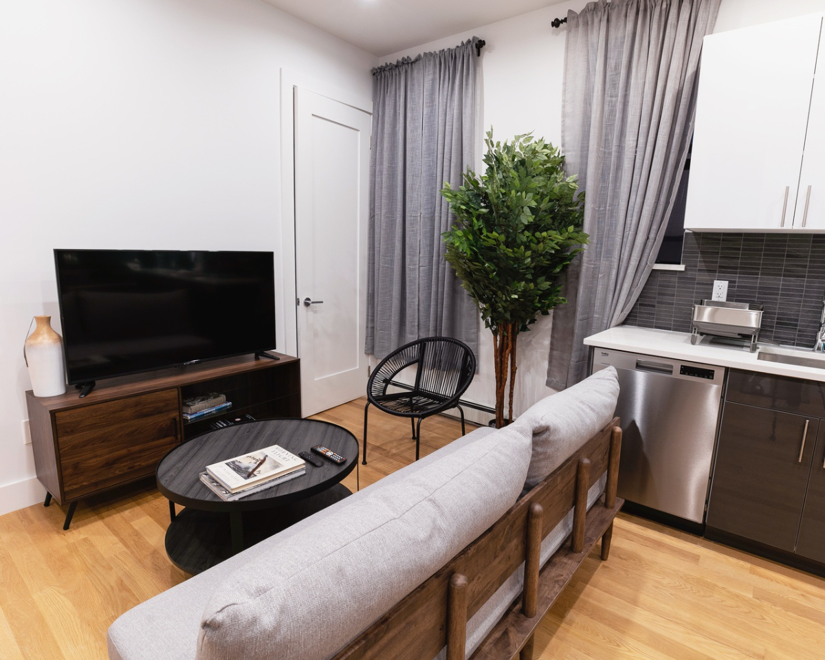 Private Bedroom in Central Park 108 A (Terminated) - Photo 2