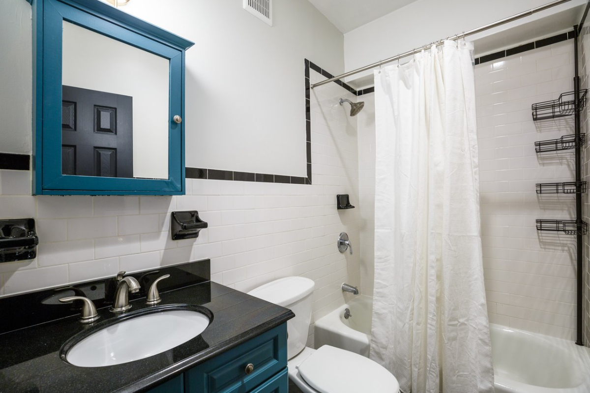 Private Bedroom in Hell's Kitchen 142 C - Photo 8