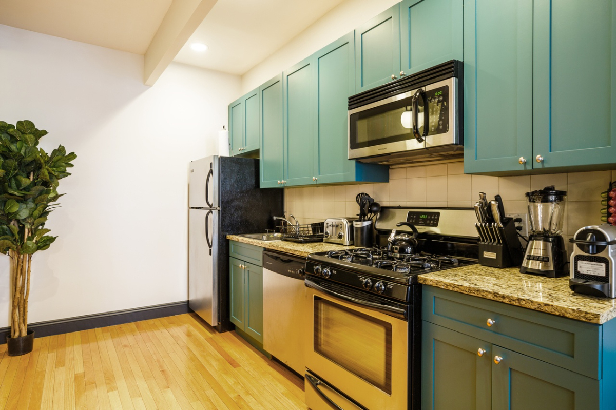 Private Bedroom in Hell's Kitchen 142 C - Photo 3