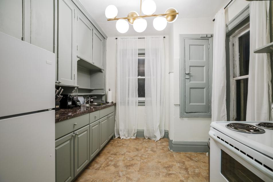 Private Bedroom in Chelsea 231 D - Photo 5