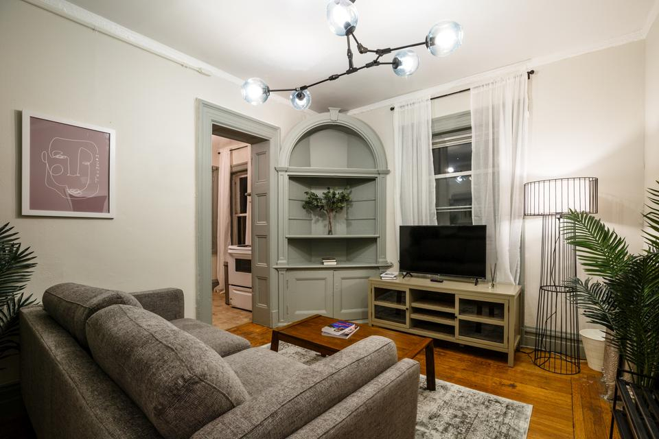 Private Bedroom in Chelsea 231 D - Photo 3