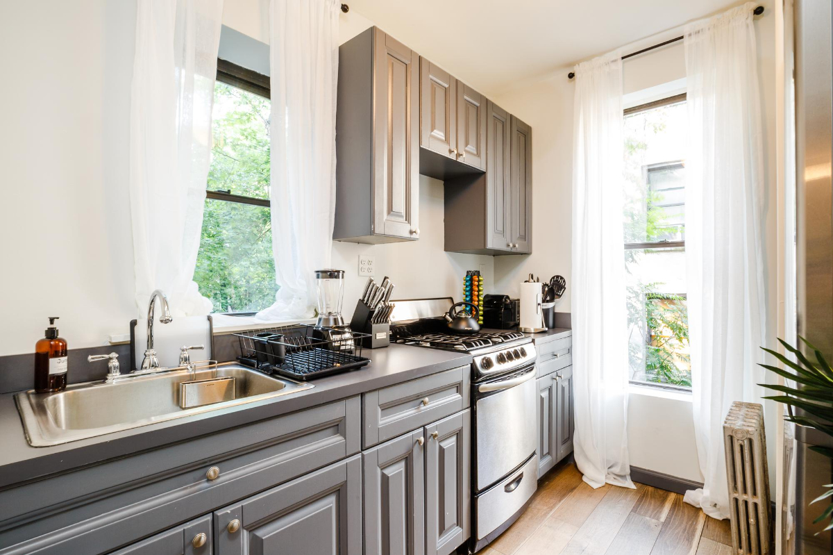 Private Bedroom in Hell's Kitchen 215 A - Photo 5