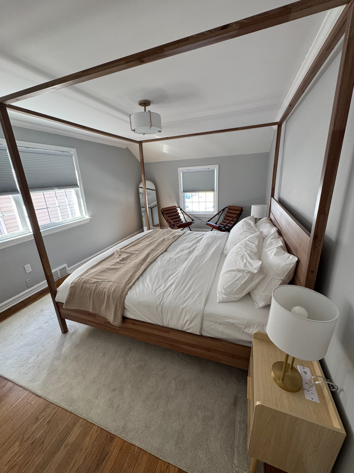 King Bedroom w/ Central Air Close to Hospitals - Photo 9