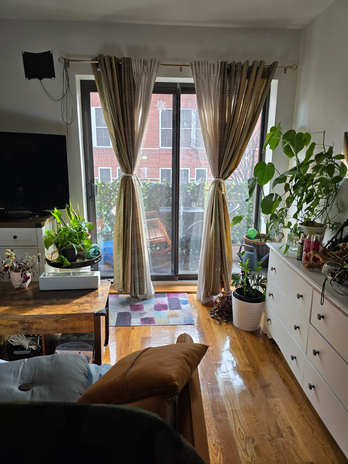 Homey, clean, safe, en suite bedroom - Photo 12