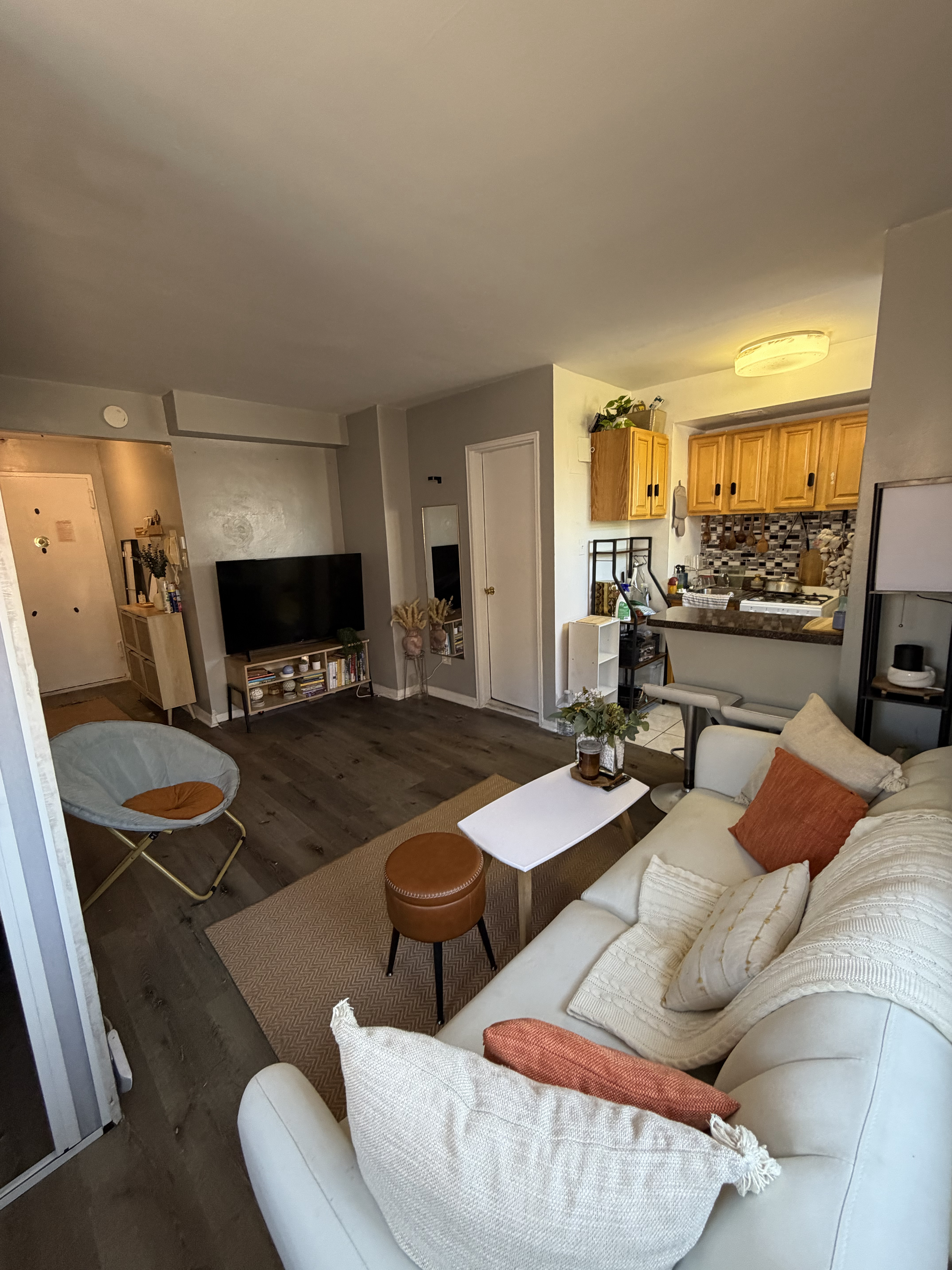 Cozy apartment near Coney Island hospital - Photo 2