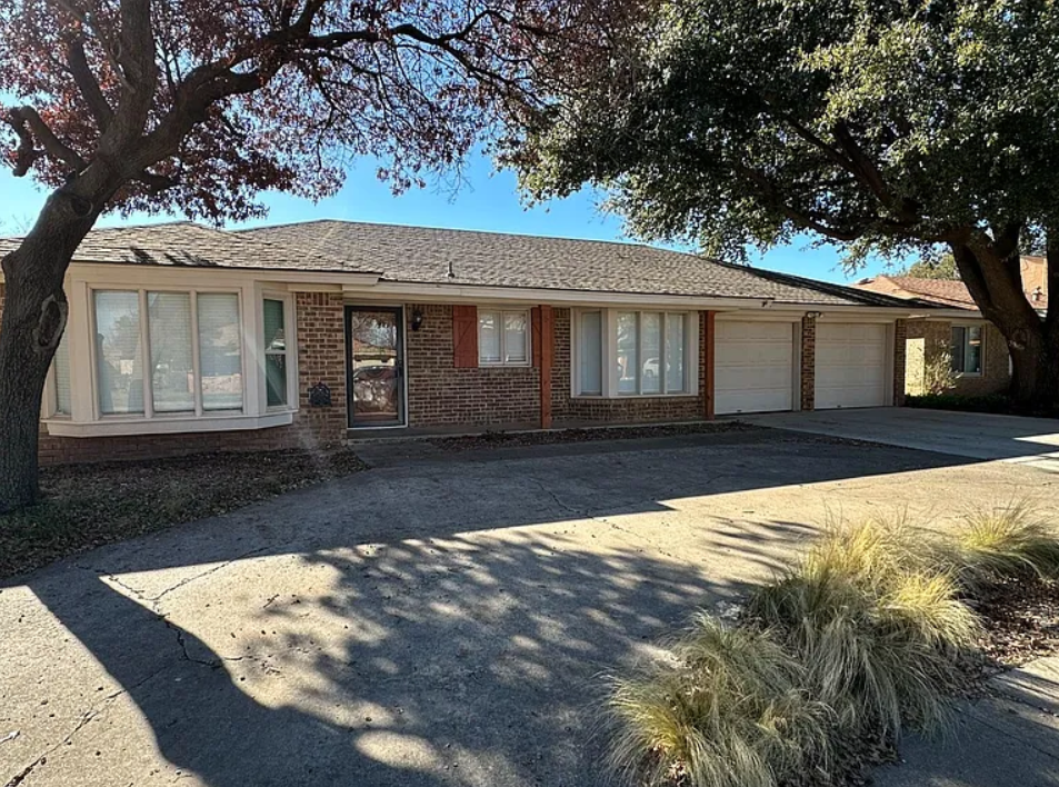 Fully Furnished 3BR/2BA Near Hospitals, All Utilities Included, Unique Wellness Amenities, Available - Photo 2