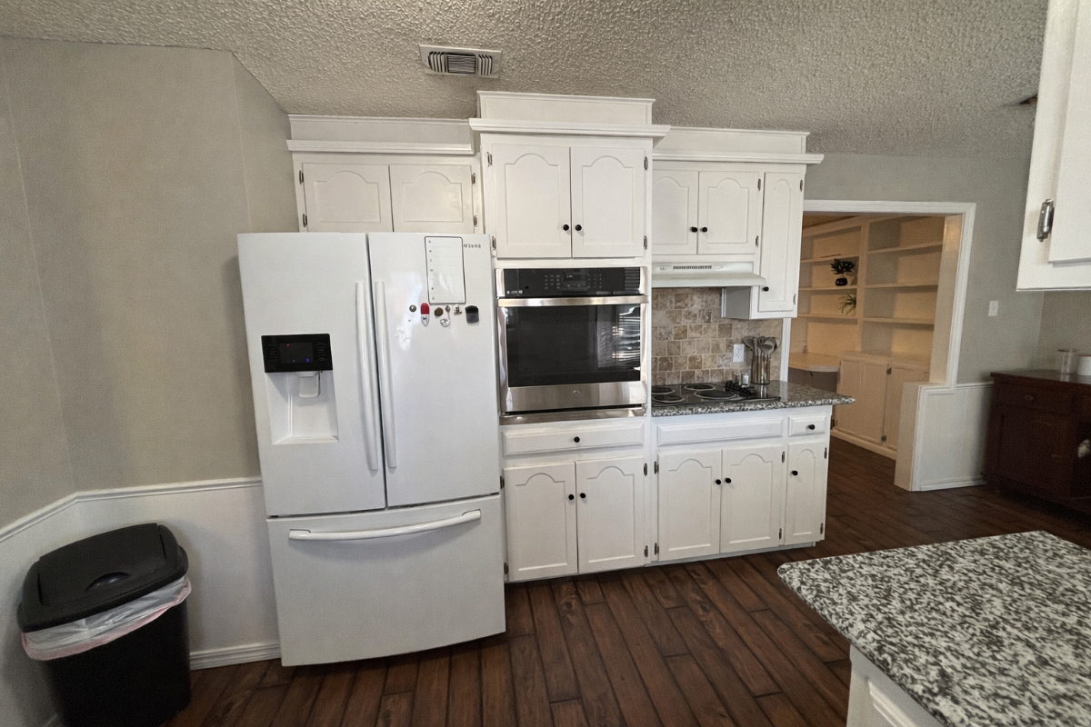 Fully Furnished 3BR/2BA Near Hospitals, All Utilities Included, Unique Wellness Amenities, Available - Photo 9