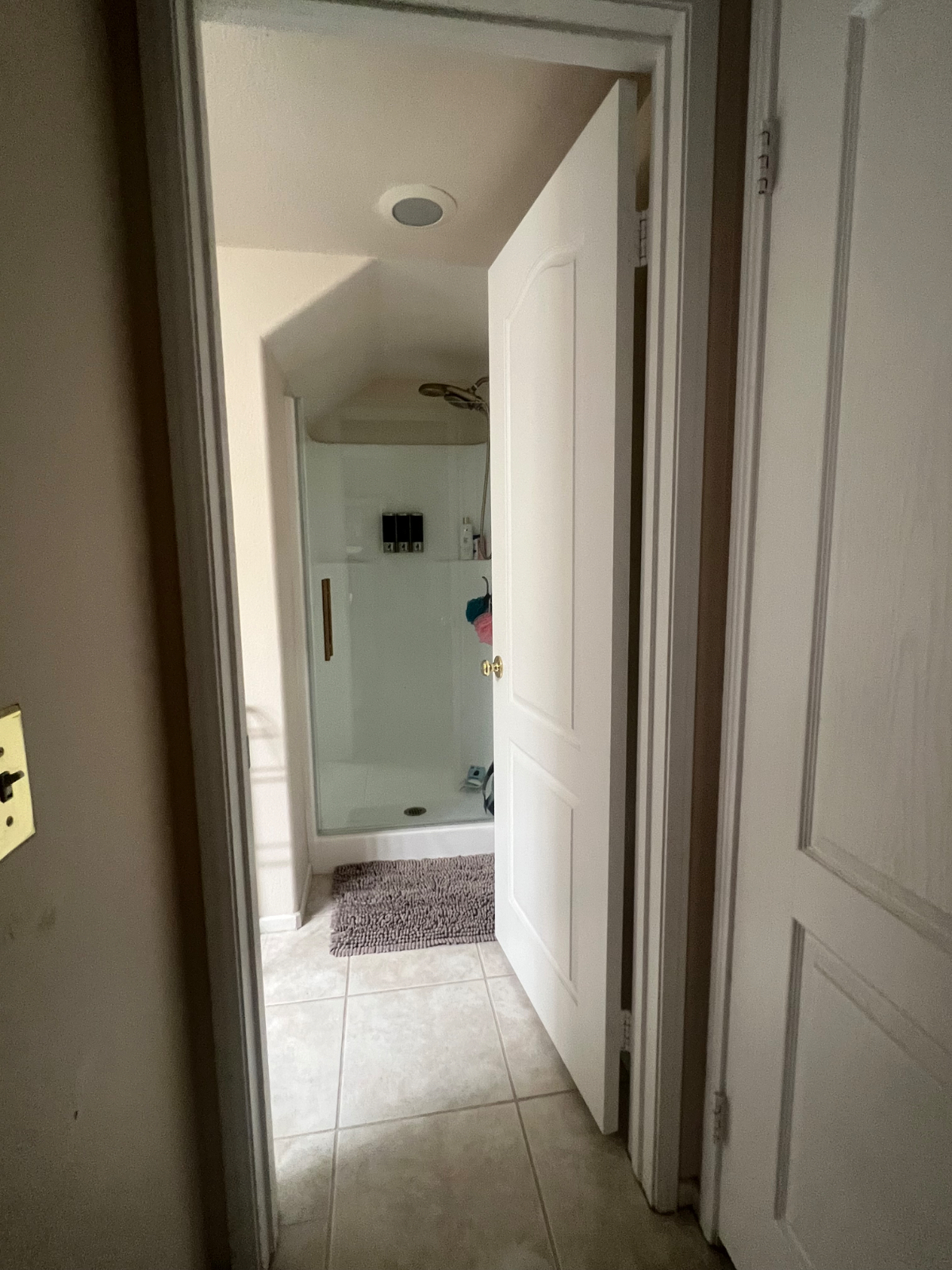 Private Room with Private Bathroom - Photo 6