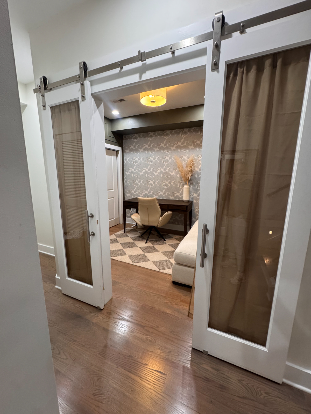 2 bed, 2 bath Condo with Private Roofdeck - Photo 9