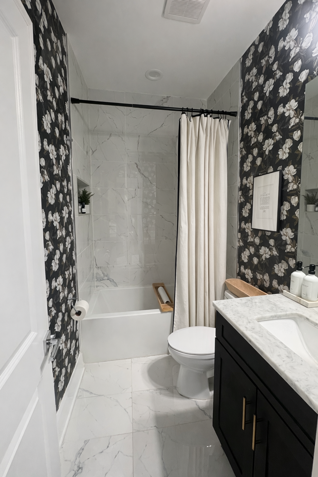 2 bed, 2 bath Condo with Private Roofdeck - Photo 6