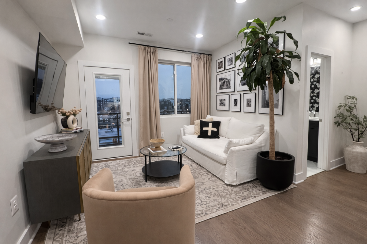 2 bed, 2 bath Condo with Private Roofdeck - Photo 2