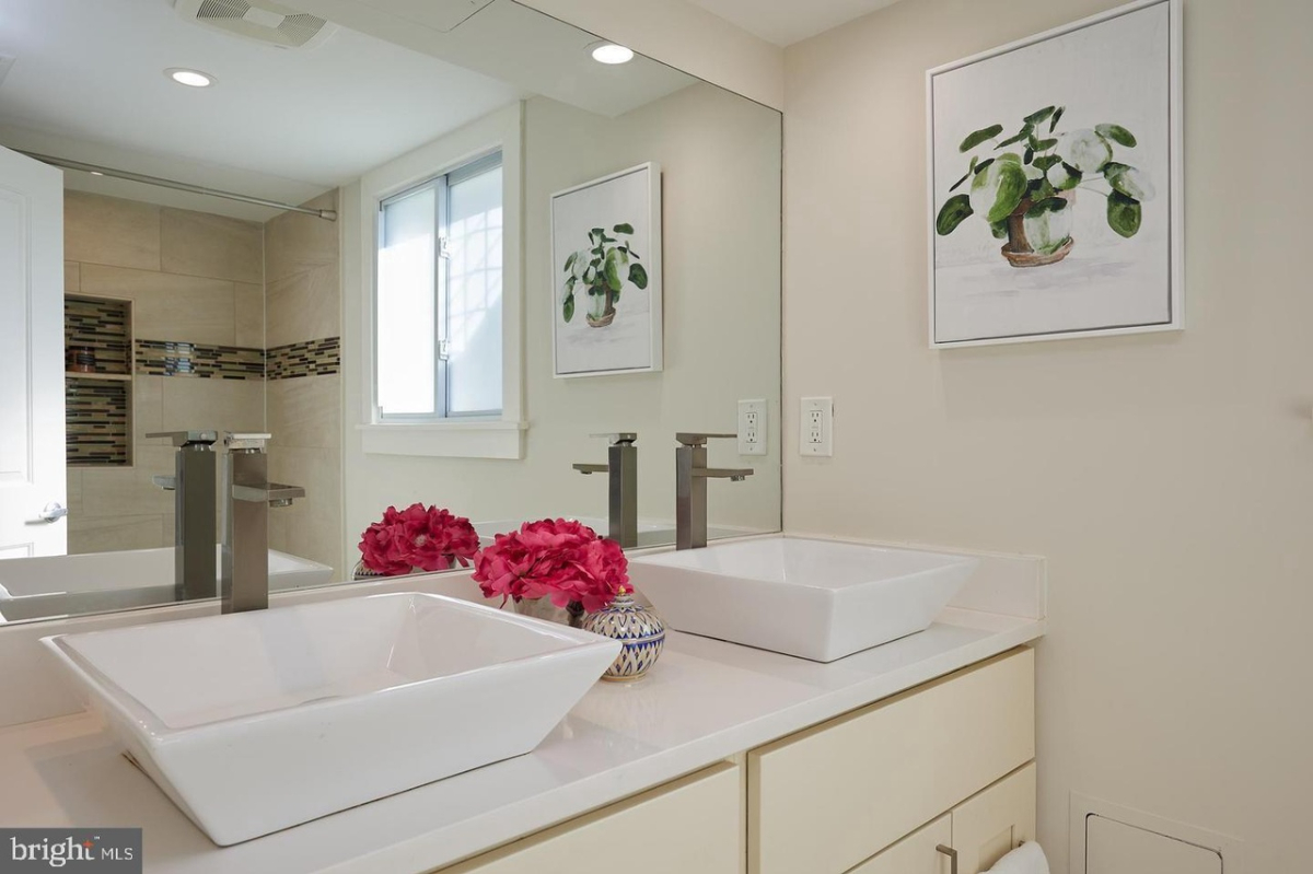 Modern, Fully-furnished 2BR 2BA, near Medstar Washington Hospital Center, NW DC - Photo 9