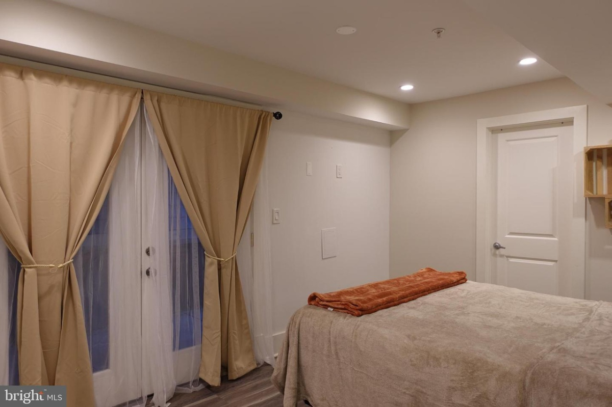 Modern, Fully-furnished 2BR 2BA, near Medstar Washington Hospital Center, NW DC - Photo 11