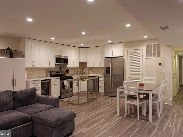 Modern, Fully-furnished 2BR 2BA, near Medstar Washington Hospital Center, NW DC - Photo 1