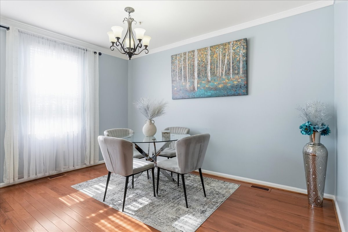 Spacious 3BR 2Bath Townhouse Near Downtown DC - Photo 2