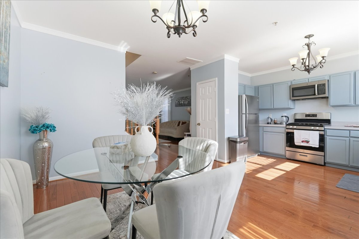 Spacious 3BR 2Bath Townhouse Near Downtown DC - Photo 9
