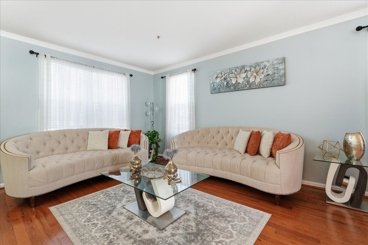 Spacious 3BR 2Bath Townhouse Near Downtown DC - Photo 1