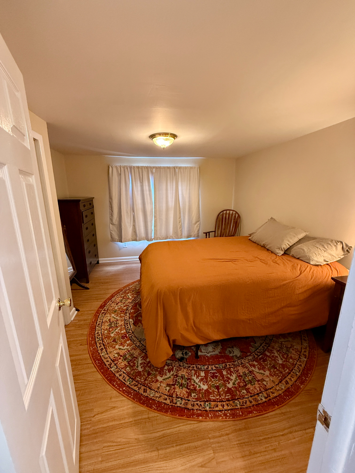 Fully Furnished 1-Bedroom with Office on Second Floor, Just Minutes from Wynn Hospital - Photo 3
