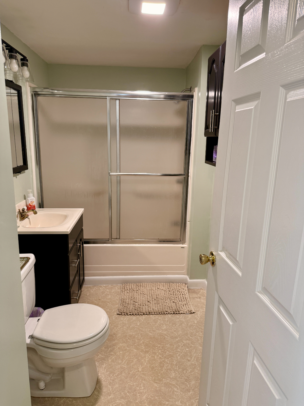 Fully Furnished 1-Bedroom with Office on Second Floor, Just Minutes from Wynn Hospital - Photo 9
