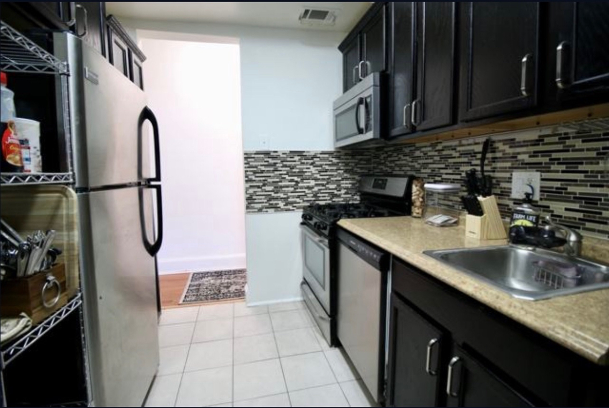 Capitol Hill NE Sunny 2 bedroom close to Union Station & US Capitol - Photo 4