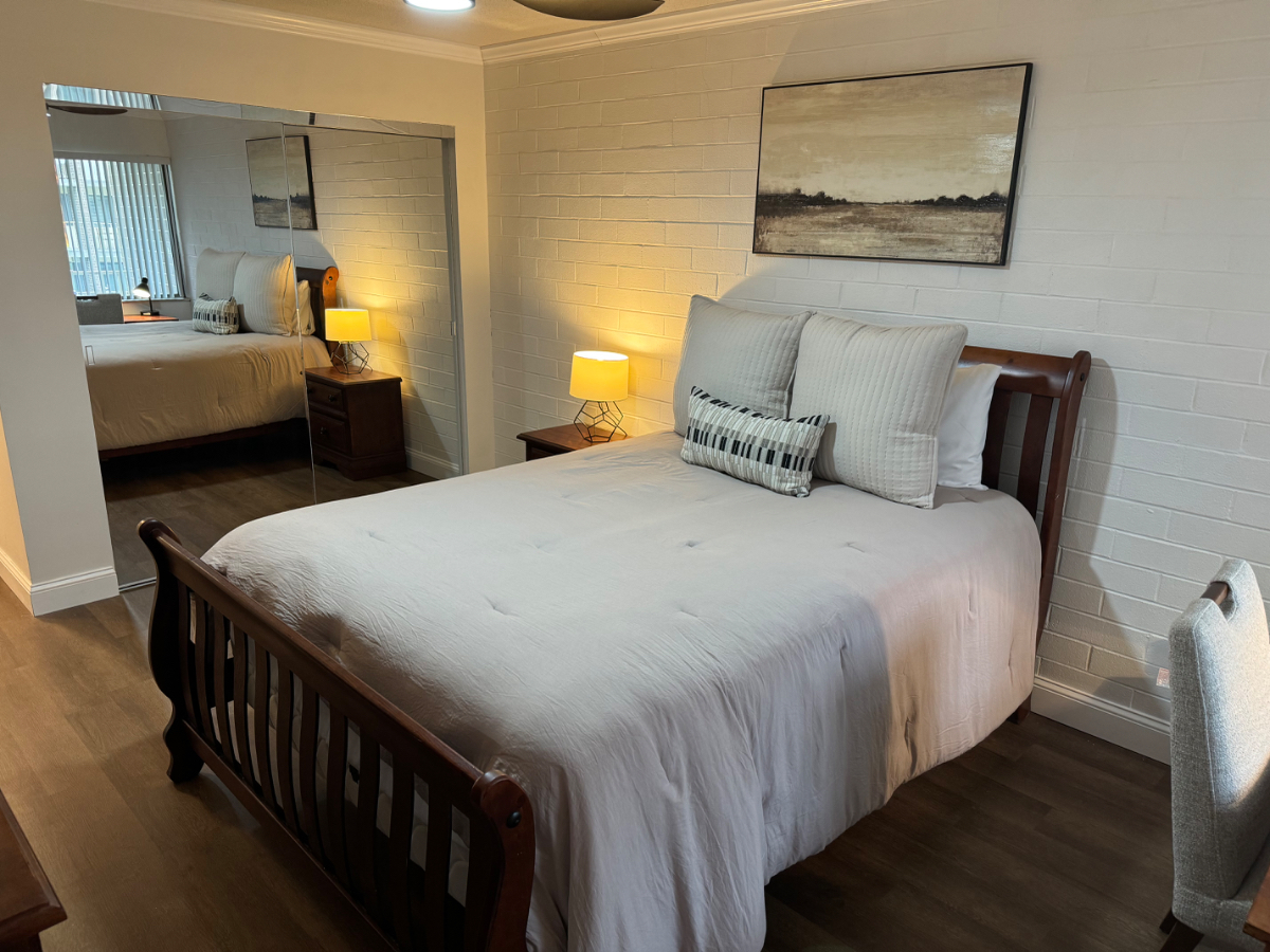 Recently renovated condo ready for the traveling professional - Photo 3