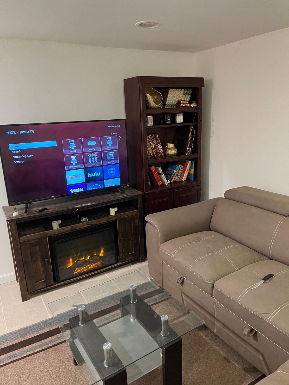 Cozy Furnished Apartment with Utilities Included and Backyard Access - Photo 2