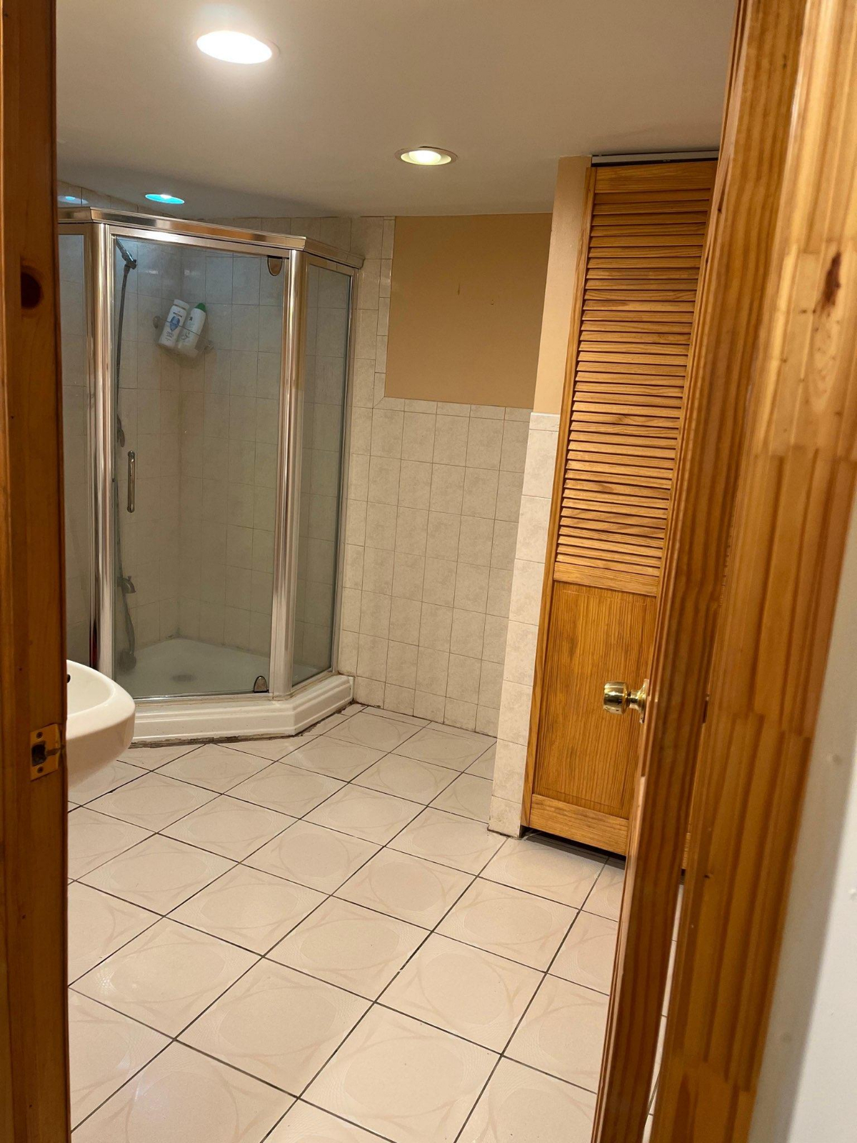 Cozy Furnished Apartment with Utilities Included and Backyard Access - Photo 7