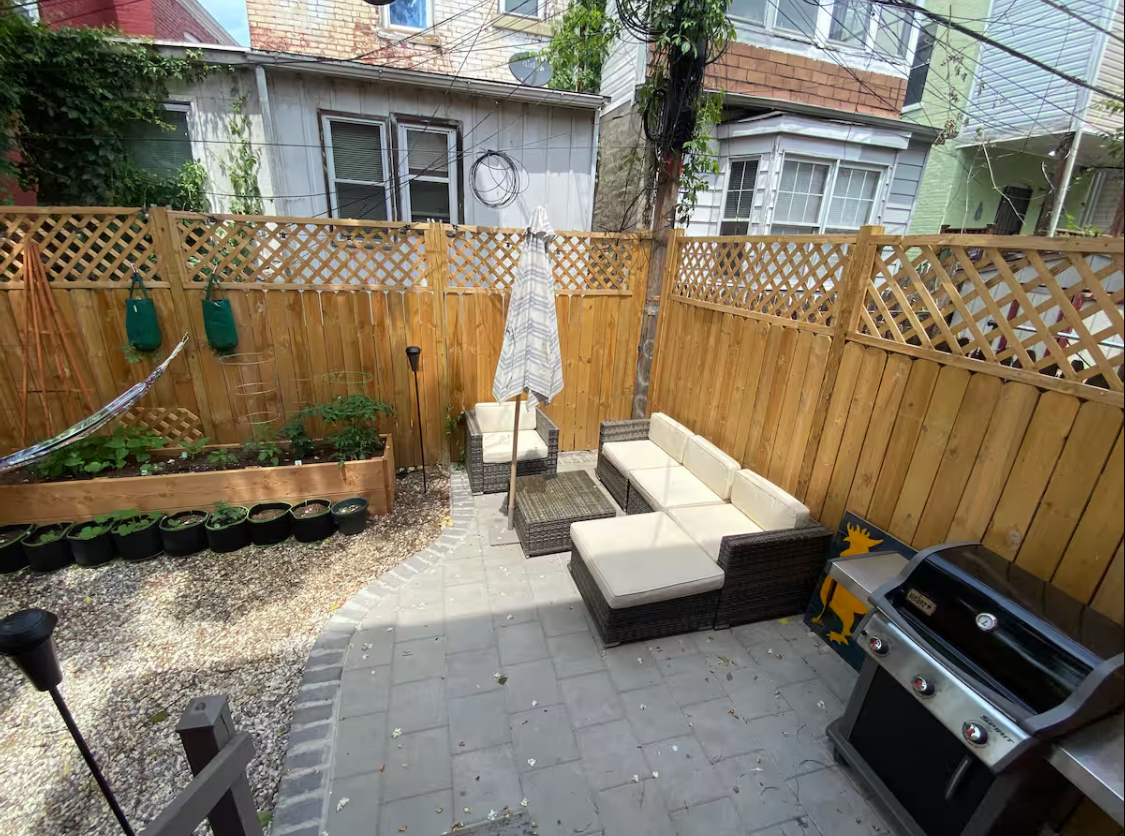 Beautiful Sunny Home in DC - Photo 9