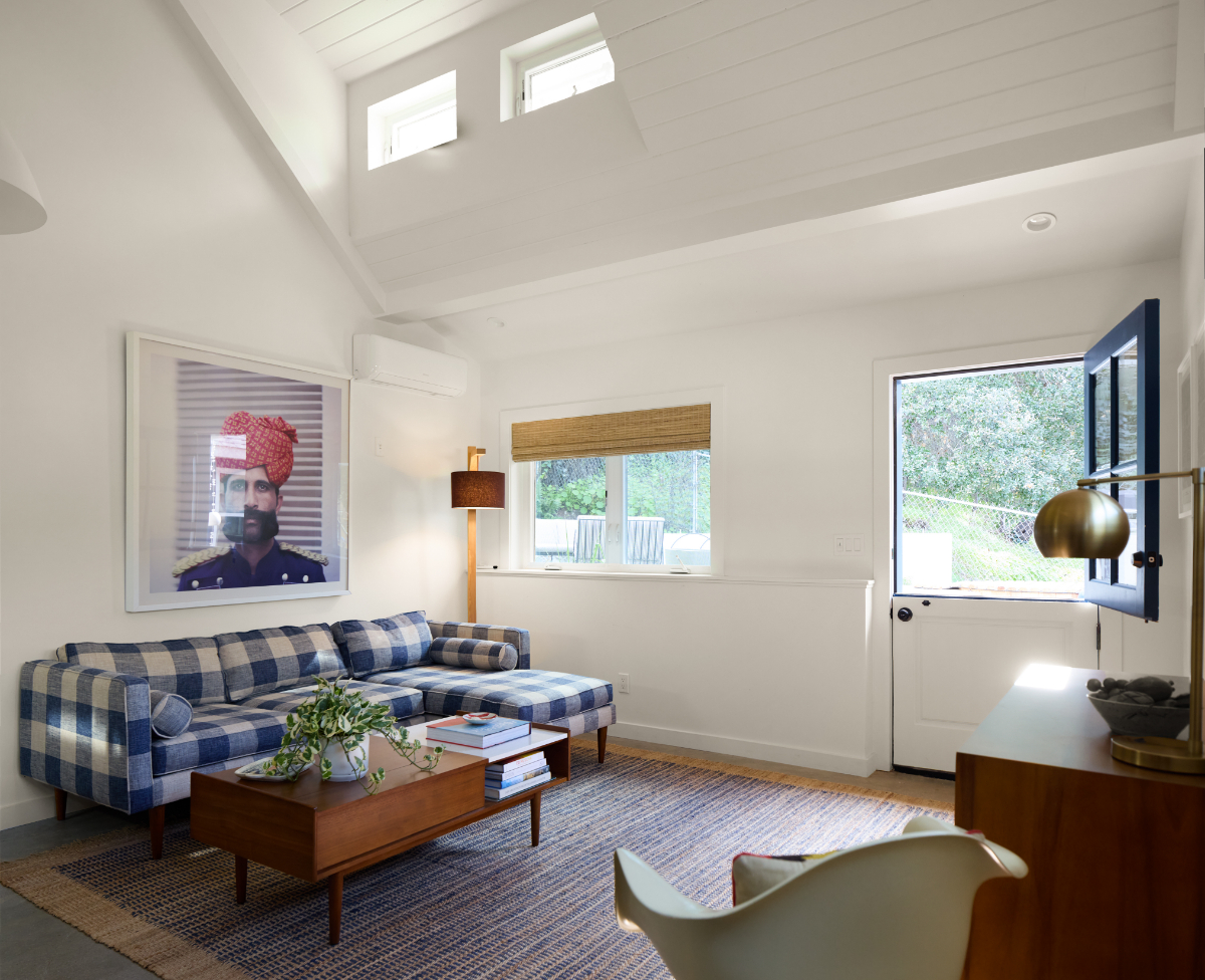 Cozy Detached Guest House with Patio, Firepit, and Modern Comforts - Photo 3