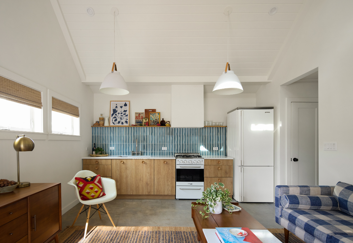Cozy Detached Guest House with Patio, Firepit, and Modern Comforts - Photo 4