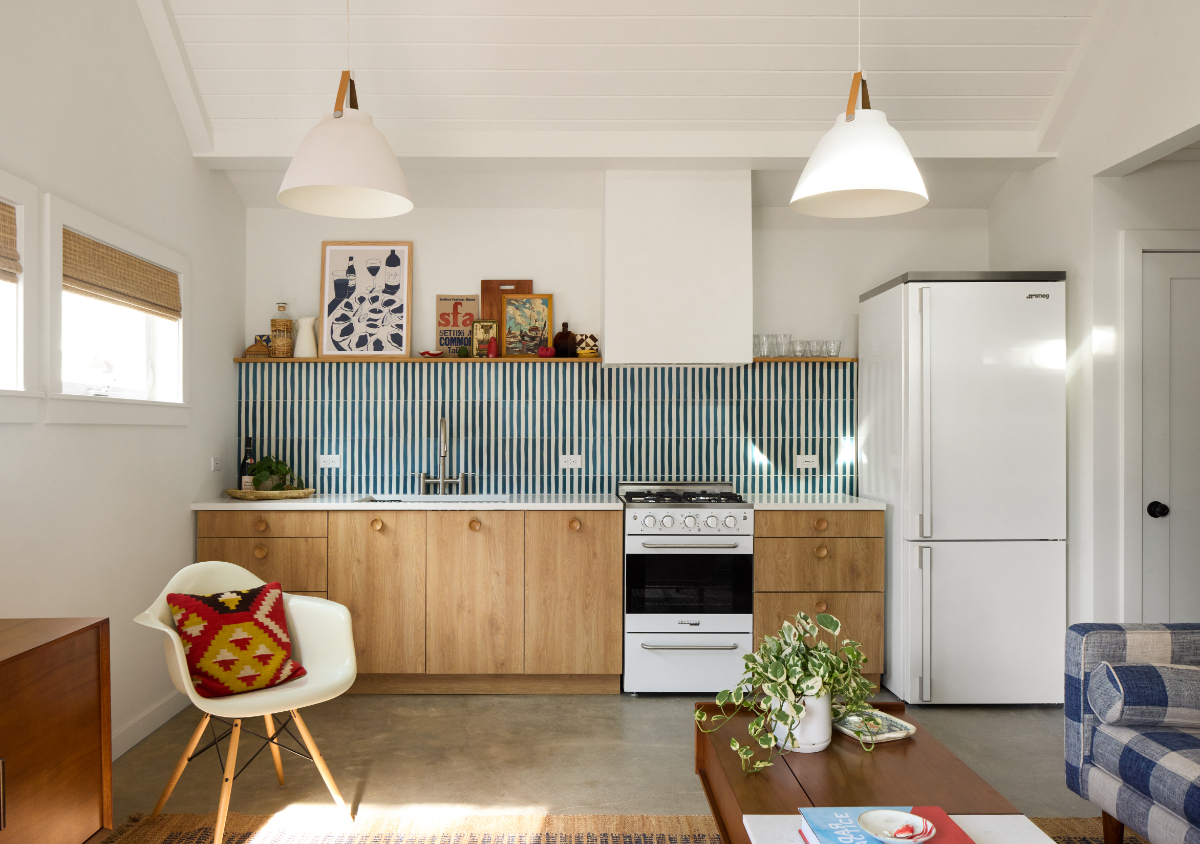 Cozy Detached Guest House with Patio, Firepit, and Modern Comforts - Photo 5