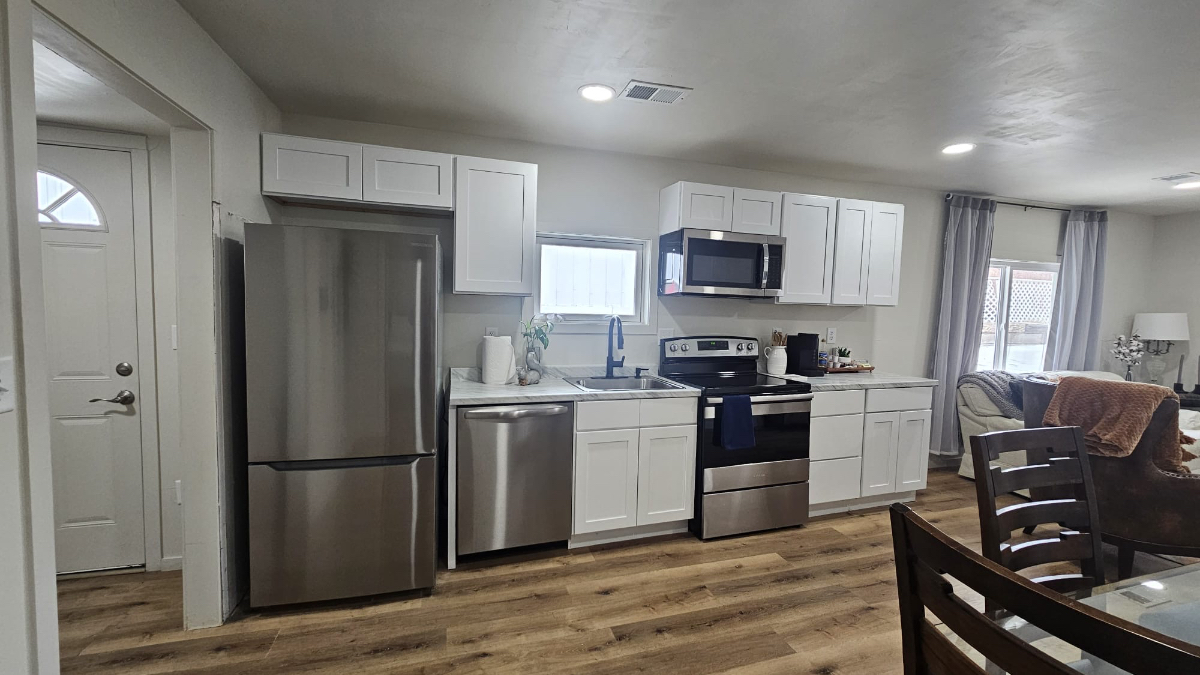 Charming Casper Home -  Sleeps 7 - Walk to Casper College - 5 Minutes to Banner Wyoming Medical Cent - Photo 9